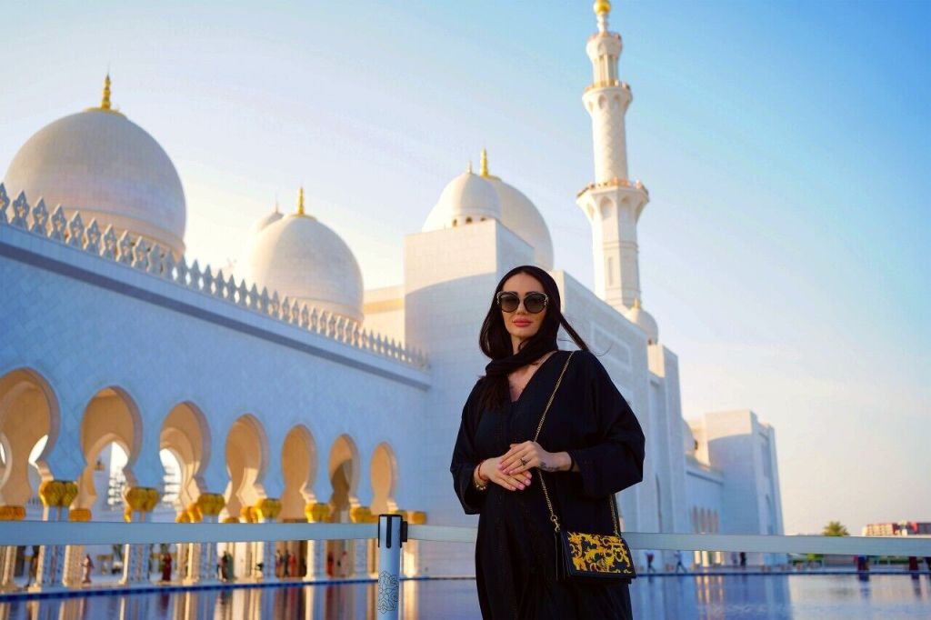 Abu Dhabi Mosque Tour from Dubai: A Half-Day Spiritual&nbsp;Journey